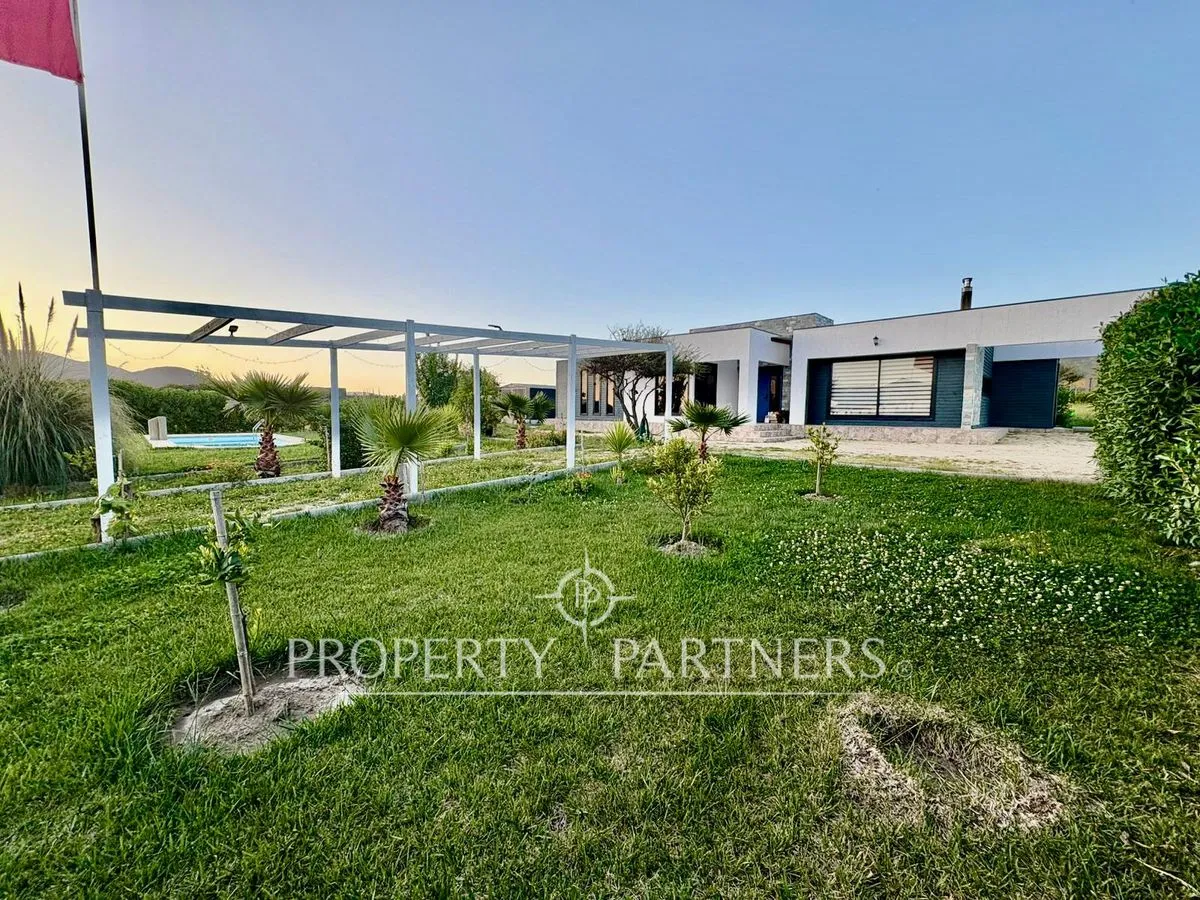 Imagen 2 de 17 de Exquisita Casa De 225 M/2 En Parcela De 10.000 M/2...