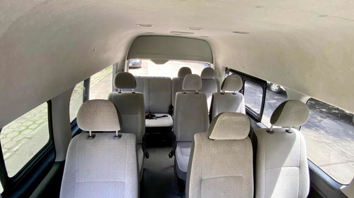 Imagen 12 de 15 de Toyota Hiace 2019 2.7 Bus 15 Pas Mt