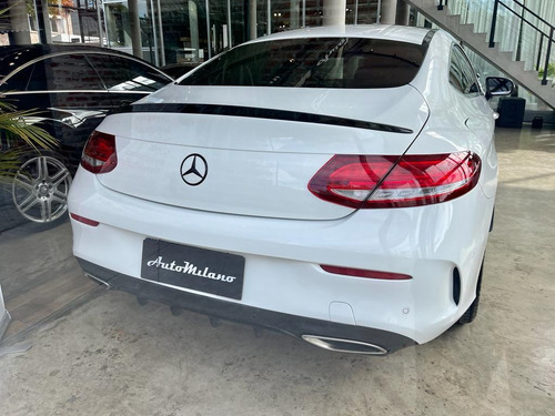 Imagen 8 de 16 de Mercedes-benz Clase C 2018 3.0 C400 Coupe Amg-line 333cv