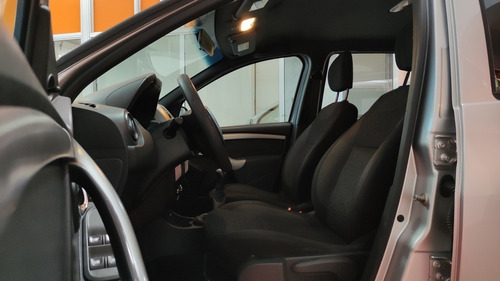 Imagen 10 de 11 de Renault Duster 2017 1.6 Ph2 4x2 Dynamique