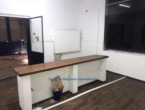 Imagen 9 de 12 de Venta Local Industrial Con Renta Galpon Deposito Garaje Cw180812