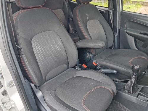 Imagen 12 de 13 de Fiat Uno 2017 1.4 Sporting Mt