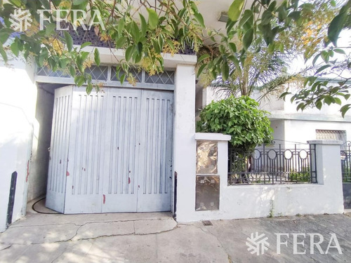 Imagen 3 de 30 de Venta De Casa Para 2 Familias De 5 Ambientes Con Cochera , Jardín Y Patio Wilde (27362)