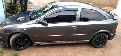 Imagem 7 de 8 de Chevrolet Astra Hatch