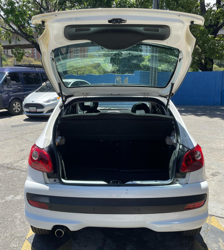 Peugeot 207 2011 Compact