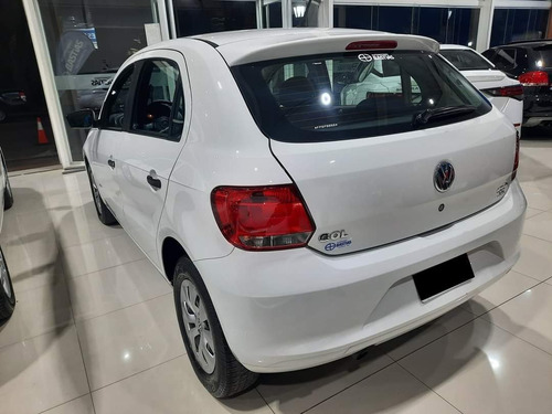 Imagen 3 de 10 de Volkswagen Gol Trend 2015 1.6 Pack I 101cv