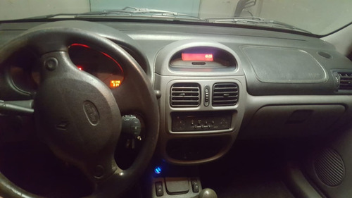 Renault Clio Sedan 1.0 Rt 16v