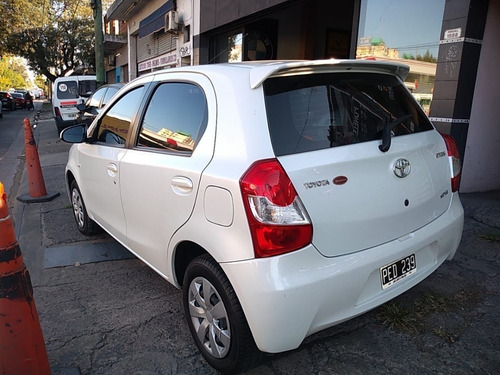 Toyota Etios 1.5 Xs 2016 5 Puertas Nafta 44592577