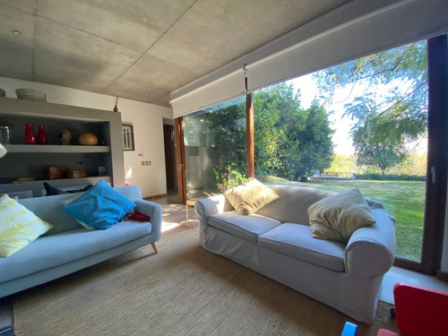 Moderna Casa En Condominio Alto Nogales. Machalí.