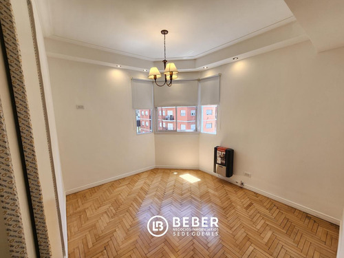 Imagen 4 de 30 de Venta 3 Ambientes Con 2 Balcones Salientesa Metros De Plaza Colon!