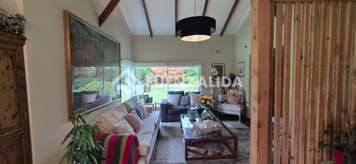 Casa De Campo Remodelada De 4d4b Con Jardin En Frutillar