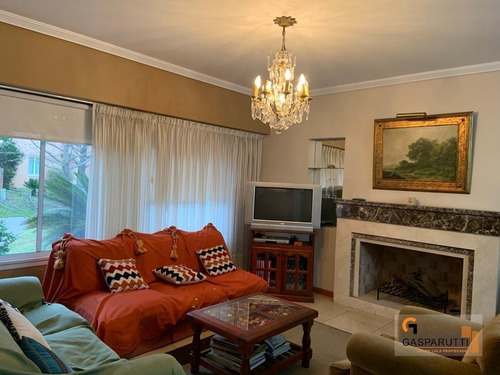 Imagen 3 de 25 de Excelente Casa 5 Ambientes En Venta En El Barrio Septiembre!