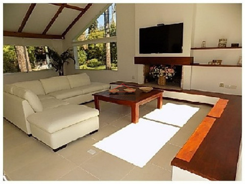Casa En Mansa, 5 Dormitorios - Ref: 3144