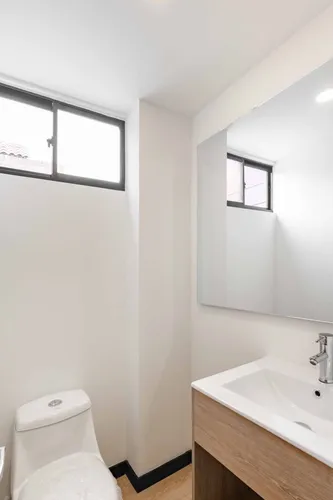 Casa En Arriendo/venta En Canelon. Cod A22482