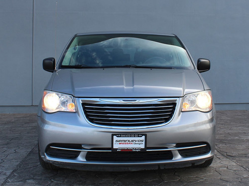 Imagen 8 de 15 de Chrysler Town & Country Li Touring 2016