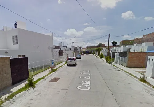 Sg- Casa En Recuperacion Bancaria En Cerrada Romero, Los Laureles, Aguascalientes, Aguascalientes.