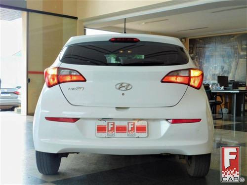 Imagem 9 de 10 de Hyundai Hb20 Comfort 1.0 Flex 12v