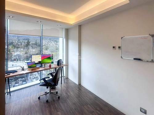 Arriendo Oficina, Avda. La Dehesa 85 M2 2 Estacion. 1 Bod.