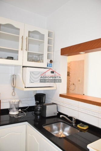 Apartamento En Mansa, 1 Dormitorios *- Ref: 4771