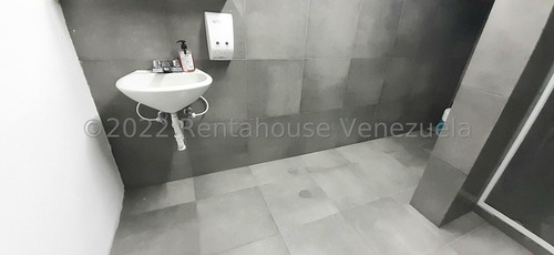 Imagen 5 de 30 de */* Edificio En Alquiler En Nueva Segovia Barquisimeto Lara, Venezuela. Contacto 0424-5197639. Cód. Flex 23-2953 $ 5500 1316 M² *sp*