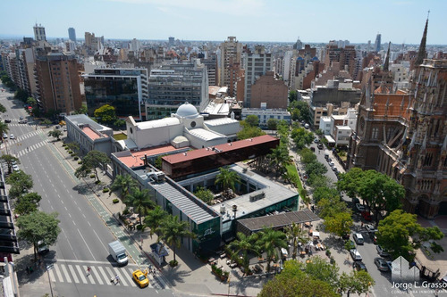 Imagen 9 de 11 de Departamento A La Venta En Av. Hipolito Yrigoyen.