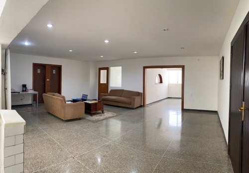 Imagen 4 de 30 de Venta De Edificio Educacional En Prados Del Este, Para Colegio O Preescolar Con 12 Salones Mas Patio Amplio Al Aire Libre, Mas Casa Anexa