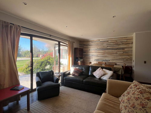 Casa Chilena En Condominio Con Club De Golf En Linderos