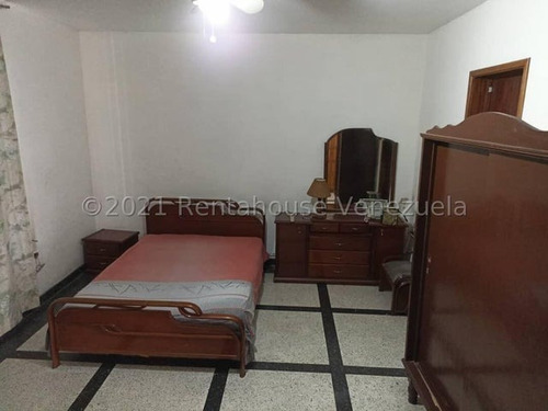Imagen 16 de 27 de Casa Comercial Y Residencial En Catia La Mar A Pie De Calle Con Local Comercial 22-8083