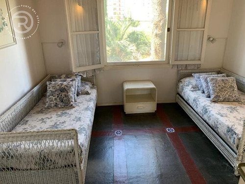 Casa De 2 Plantas En Venta, Zona Aidy Grill