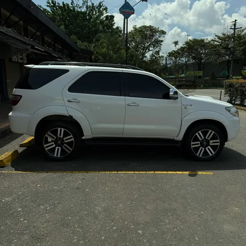 Toyota Fortuner 3.0 Sr5