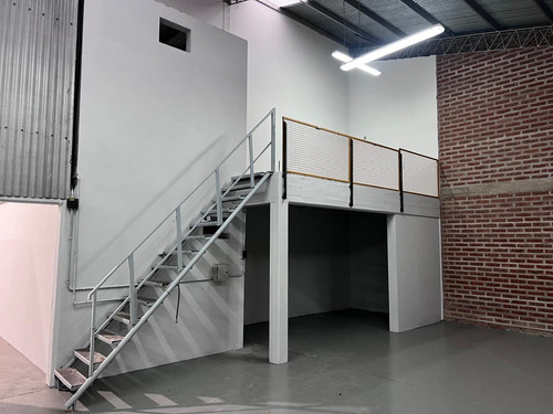 Galpon 560 M2 - Ofi 156 M2 - Estacionamiento - Cipolletti