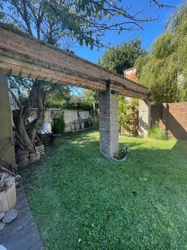 Imagen 9 de 9 de Venta - Hermosa Casa Con Pileta En Adrogue