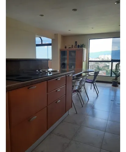 Elegante Penthouse En La Tahona