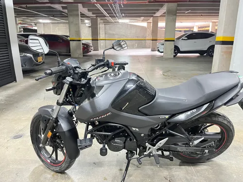 Hero Hunk 160r Black Edición