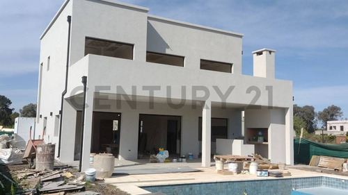Imagen 6 de 23 de Casa Con Pileta Con 5 Cuartos En San Ramon