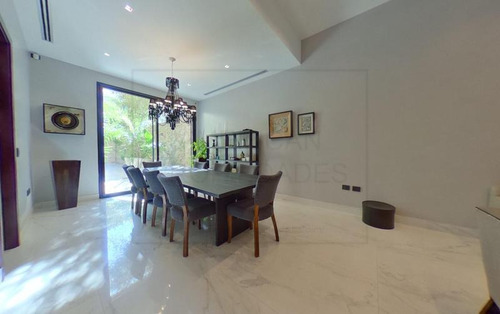 Imagen 9 de 30 de Casa 5 Dormitorios, 3 Suites, Pileta, 6 Baños Con Ascensor Y Parrilla Quincho En Belgrano