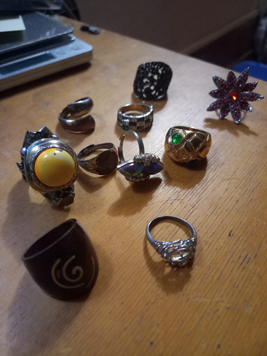 Lote De Anillos De Bijouterie Alguno Con Faltantes