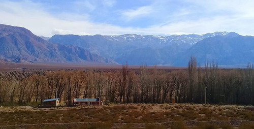 Casa En Venta - 3 Dormitorios 2 Baños - Galpón - 3.000mts2 - Uspallata, Mendoza