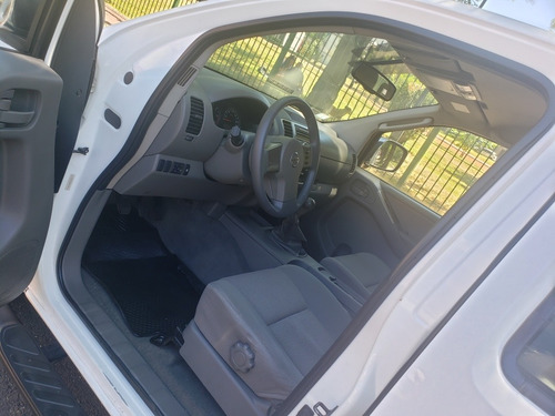 Nissan Frontier 2010 2.5 Le Cab Doble 4x4
