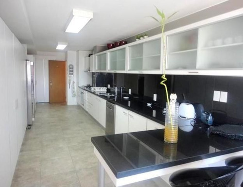 Apartamento En Venta De 3 Dormitorios En Playa Brava