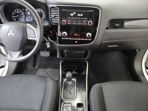 Mitsubishi Outlander Kaiteki Cvt Lx 2.4 At 4x4 7psj