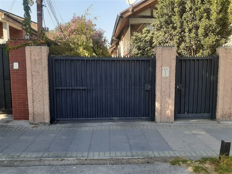 Imagen 1 de 17 de Casa En Arriendo De 3 Dorm. En La Reina