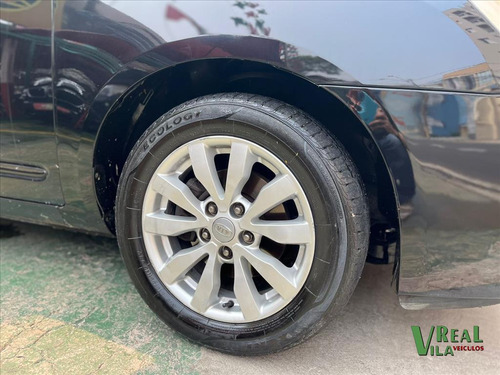 Kia Carens 2.0 EX 16V GASOLINA 4P AUTOMÁTICO