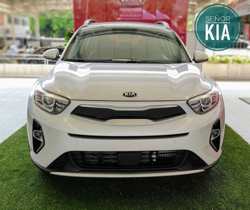 Imagen 2 de 14 de Kia Stonic Hibrido Zenith 2022 + Obsequio Especial