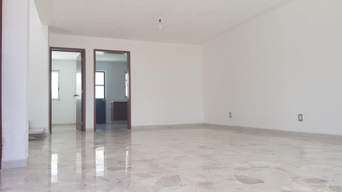 Imagen 2 de 13 de Casa Cerca A La Avenida Circunvalacion Y Normalistas