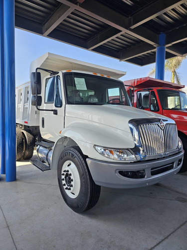 International 4300 Modelo 2014 Volteo Nuevo 7 Metros