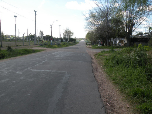 Vendo Terreno Sobre Esquina En Lugar Alto Ideal P/construir Vivienda O Galpon - Calle De Asfalto - 094 386 264 - 361 M2