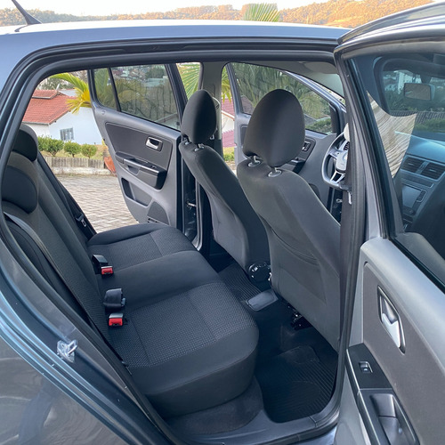Volkswagen Fox 1.6 MSI TOTAL FLEX CONNECT 4P MANUAL