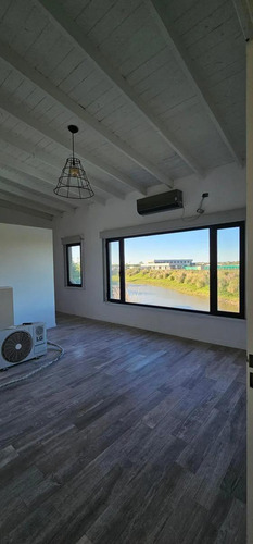 Casa En Venta - 4 Dormitorios 3 Baños - Cocheras - 870mts2 - Escobar