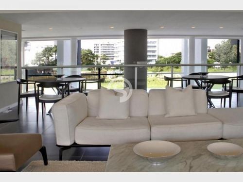 Piso Alto A La Venta- Ref: 2049